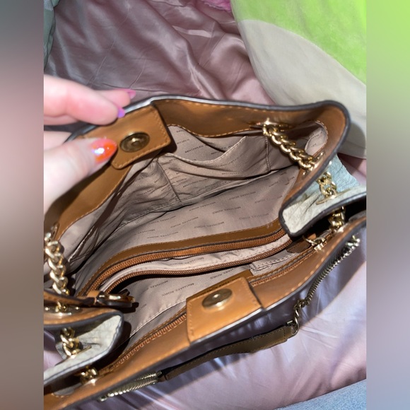 Michael Kors purse - Picture 3 of 3